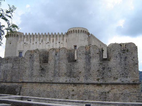 2007 RC - Sta. Severina; die mächtige Burg