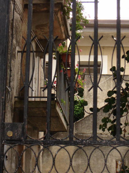 2007 RC - Gerace; ruhige Hinterhöfe