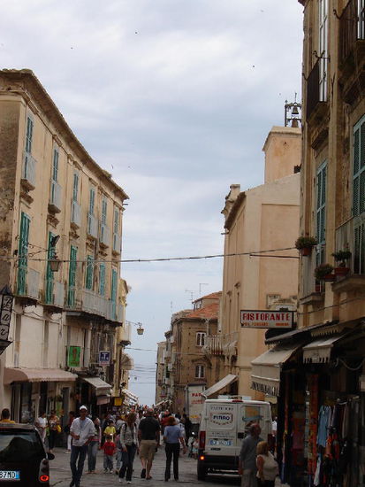 2007 RC - Tropea; geschäftiger Touristenort