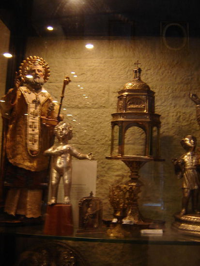 2007 Puglia - Bari; aus dem Kirchenschatz der Basilica