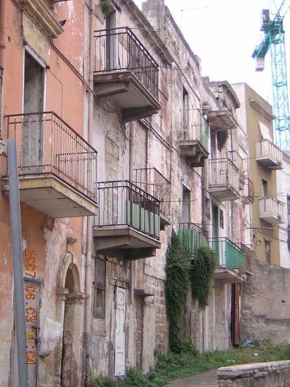 2007 Puglia - Taranto; idyllischer Ort zum Wohnen...?