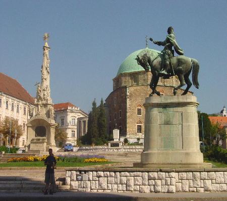 Pécs 2003 - Belvàrosi templom, das grösste erhaltene Bauwerk der Türken in Ungarn