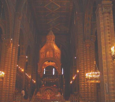 Pécs 2003 - im Inneren der Basilika