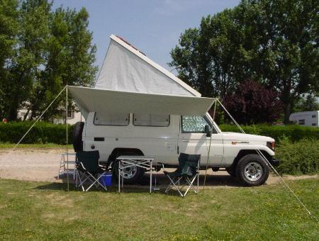 Leomobil mit Schattenplatz und geöffnetem Hubdach!