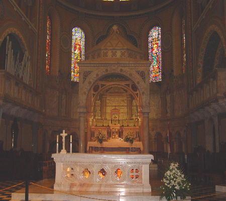 Szeged 2003 - das Innere der Votiv-Kirche