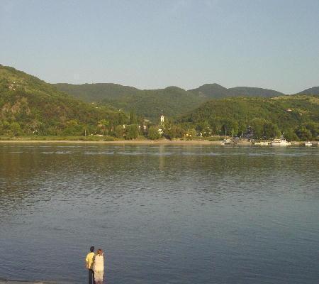 Die Donau 2003 - Brücke wo bist du? Dort hinüber müsste ich!