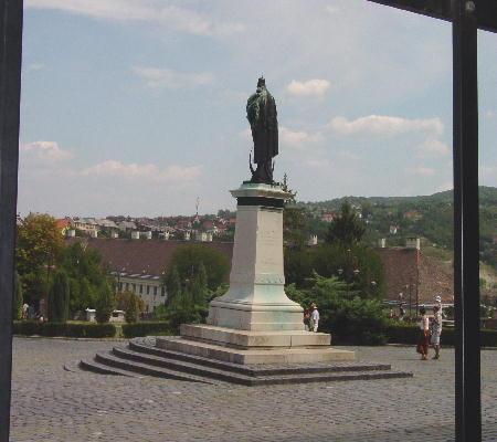 Esztergom 2003 - der Vorplatz des Doms