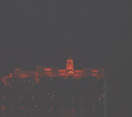 Budapest 2003 - die Burg bei Nacht