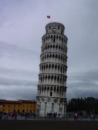 2004 Pisa - La torre pendente im nebligen Grau!