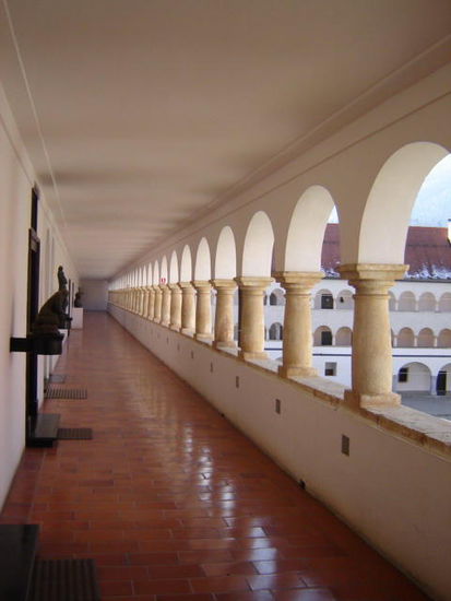 2008 - Kloster Mariabrunn; in den Säalen sind Werke bekannter slownischer Künstler ausgestellt