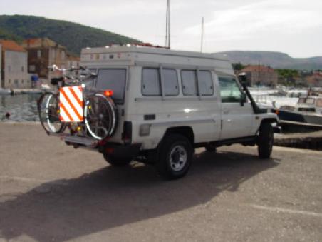 2004 Cavtat - Leomobil wartet geduldig