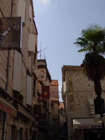 2004 Trogir - malerische Gassen im kühlen Schatten