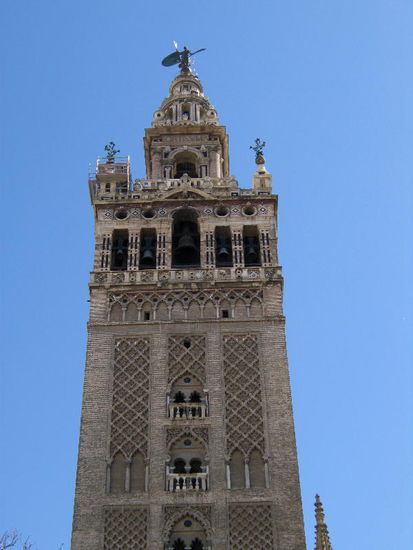 2008 - Sevilla; la Giralda ist das Wahrzeichen der Stadt Sevilla, ursprünglich als Minarett erbauter Glockenturm