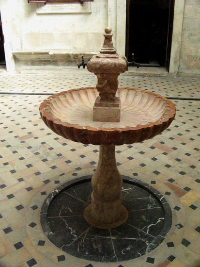 2008 - Sevilla; im Vorraum, Brunnen für rituelle Waschungen