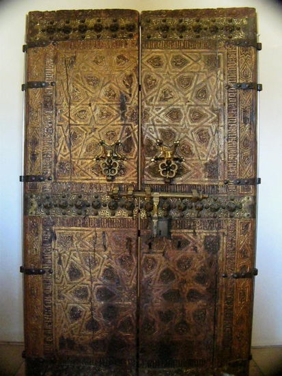 2008 - Glockenturm; gut erhaltene Tür aus früherer Zeit