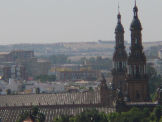 2008 - Glockenturm; Blick auf benachbarte Gebäude
