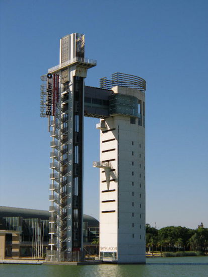 2008 - Sevilla; Schweizer-Werbung für Schindler Lifte erbaut anlässlich der Weltausstellung von 1992