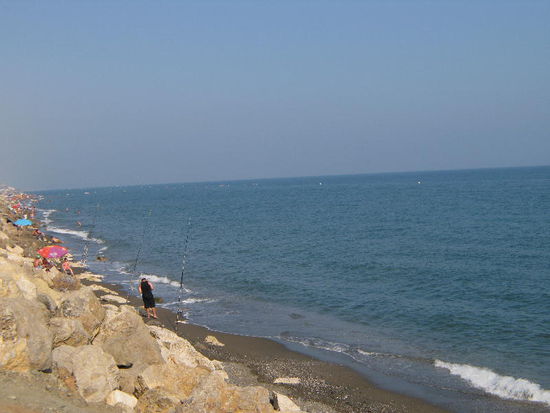 2008 - Torremolinos; direkt oberhalb der Felsbrocken habe ich einen schönen Übernachtungsplatz gefunden