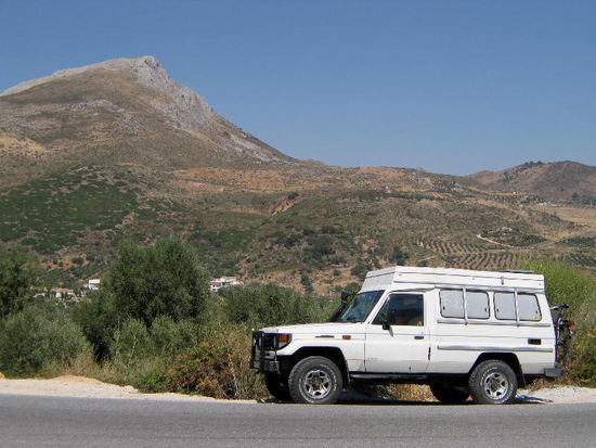 2008 - unterwegs; Leomobil wartet geduldig, während ich die Landschaft geniesse
