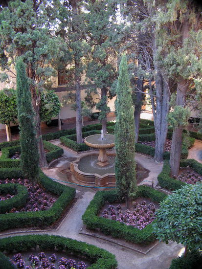 2008 - Alhambra; Blick in den Innenhof