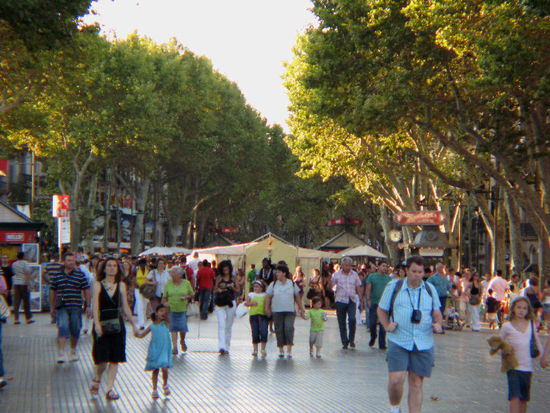 2008 - Barcelona; Rambles - Flanierboulevards und Menschen, Menschen ...