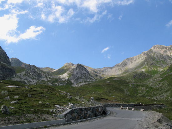 2008 - Grosser St. Bernhard-Pass; die Schönheit der Berge auf der Italienischen Seite
