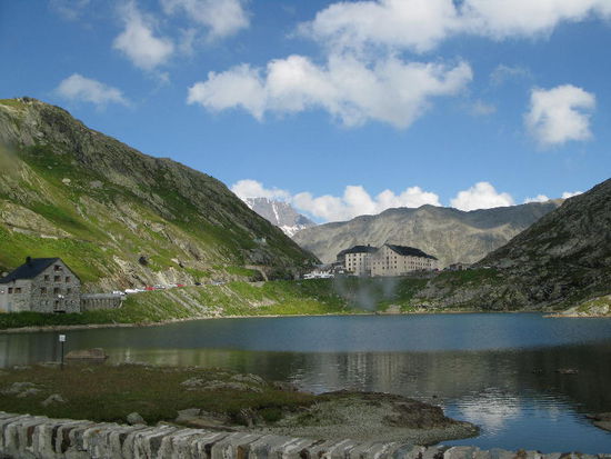 2008 - Grosser St. Bernhard-Pass; der Schweizer Zoll naht