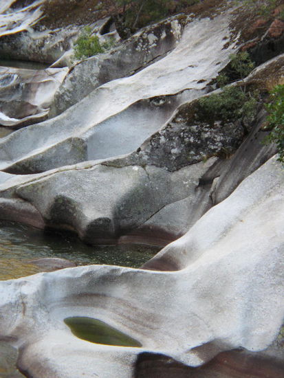 2008 - Jerte; Pilones - es sind Teiche, die vom Fluss aus dem Felsen gewaschen wurden