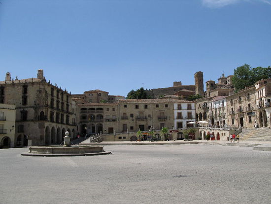 2008 - Trujillo; Plaza Mayor mit den Palästen der Conquistadores