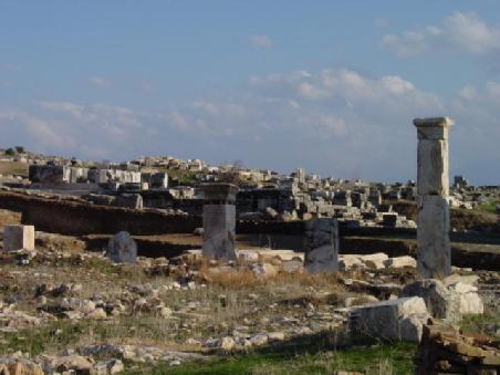 2005 Türkei - Hierapolis; König Eumenes II. von Pergamon gründete diese Stadt in der ersten Hälfte des 2. JH. v.Chr.