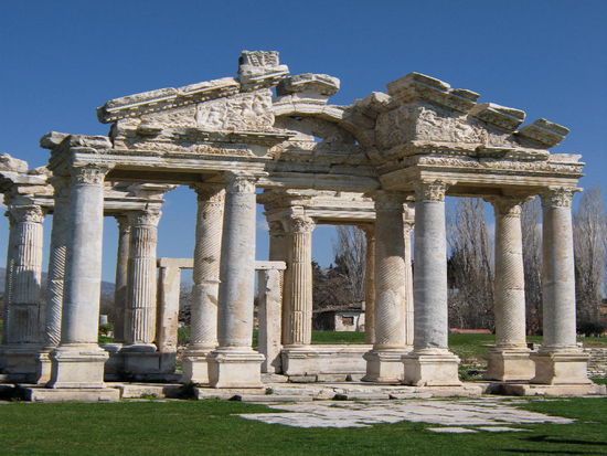 2009 - Aphrodisias; Tetrapylon, ein monumentales Tor