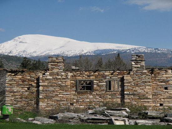 2009 - Aphrodisias; im Hintergrund die Schneeberge