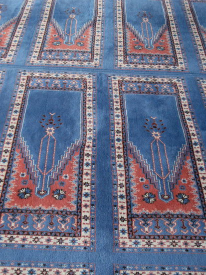 2009 - Moschee; schöner Gebetsteppich in der Moschee