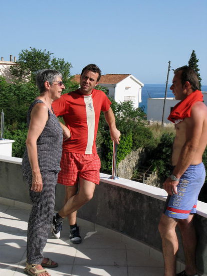 2009 - Ulcinj; Kathrin im Gespräch mit den Bauarbeitern