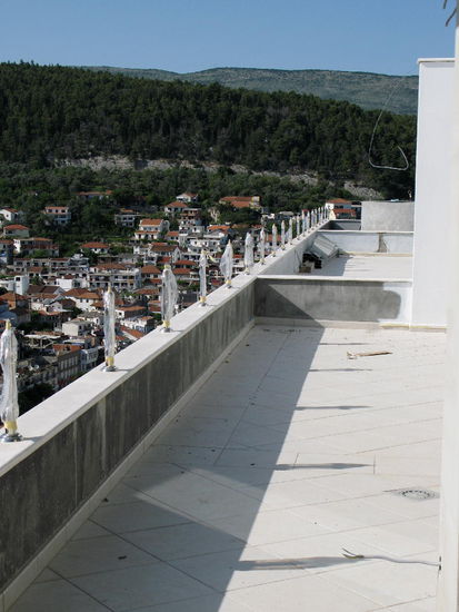 2009 - Ulcinj; auf der Terrasse