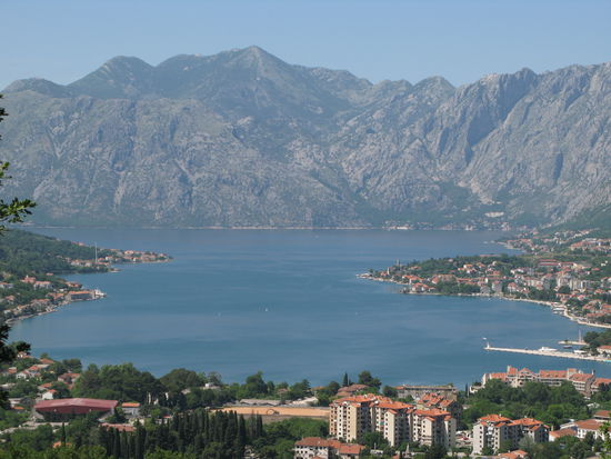 2009 - Bucht von Kotor; irgendwie erinnert uns die Landschaft an den Vierwaldstättersee