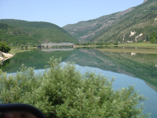 2009 - BiH; vorbei an einem kleinen Stausee