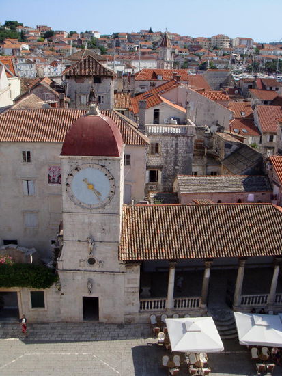 2009 - Trogir; der Uhrturm mit der Loggia