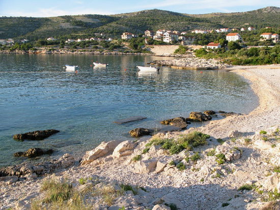 2009 - Primosten; der Kieselstrand