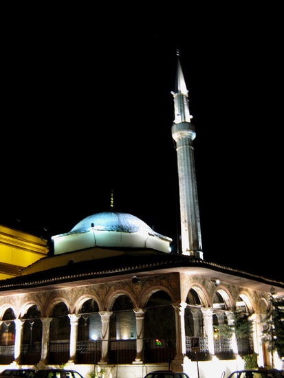 2009 - Tirana; die Moschee bei Nacht...