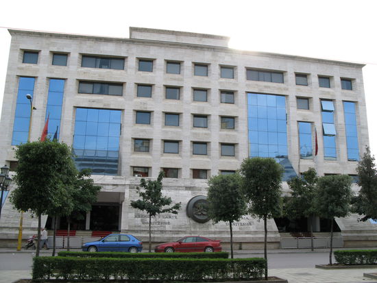 2009 - Tirana; das ehemalige Hotel für Touris aus dem Westen steht heute leer...