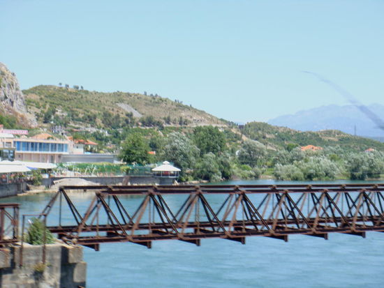 2009 - Shkodra; wir suchen die Brücke! Diese ist es jedenfalls nicht...