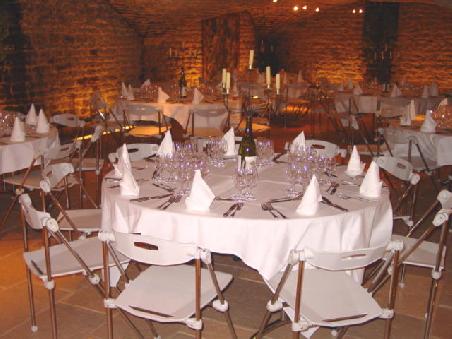 Château Chassagne-Montrachet; Tischlein deck dich
