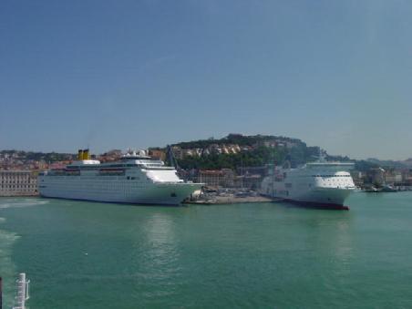 Ancona 2005 - vorbei an den Luxuslinern!