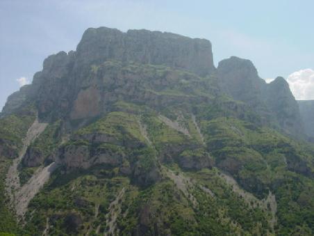 Vikos-Schlucht 2005 - Blick hinauf in luftige Höhen