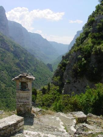 Vikos-Schlucht 2005 - Blick hinunter