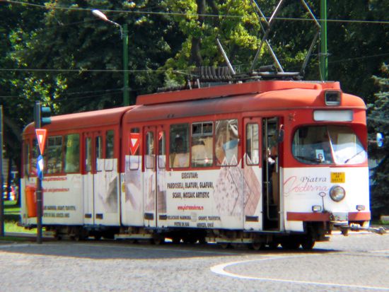 2010 - Arad; dazwischen die Strassenbahn