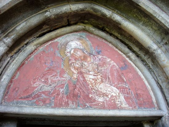 2010 - Voronet; Maria mit Jesuskind über dem Eingang zur Kirche