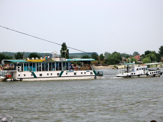 2010 - Mila 23; ein Hotelboot