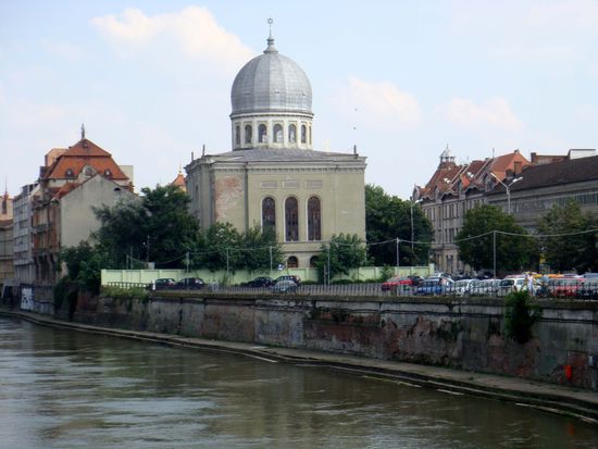 2010 - Oradea; die Synagoge am Crisul Repede